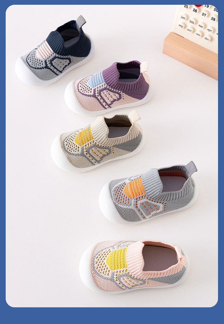 Nouvelles chaussures pour enfants en bas âge frappé printemps et automne décontracté polyvalent bébé chaussures semelle souple coup