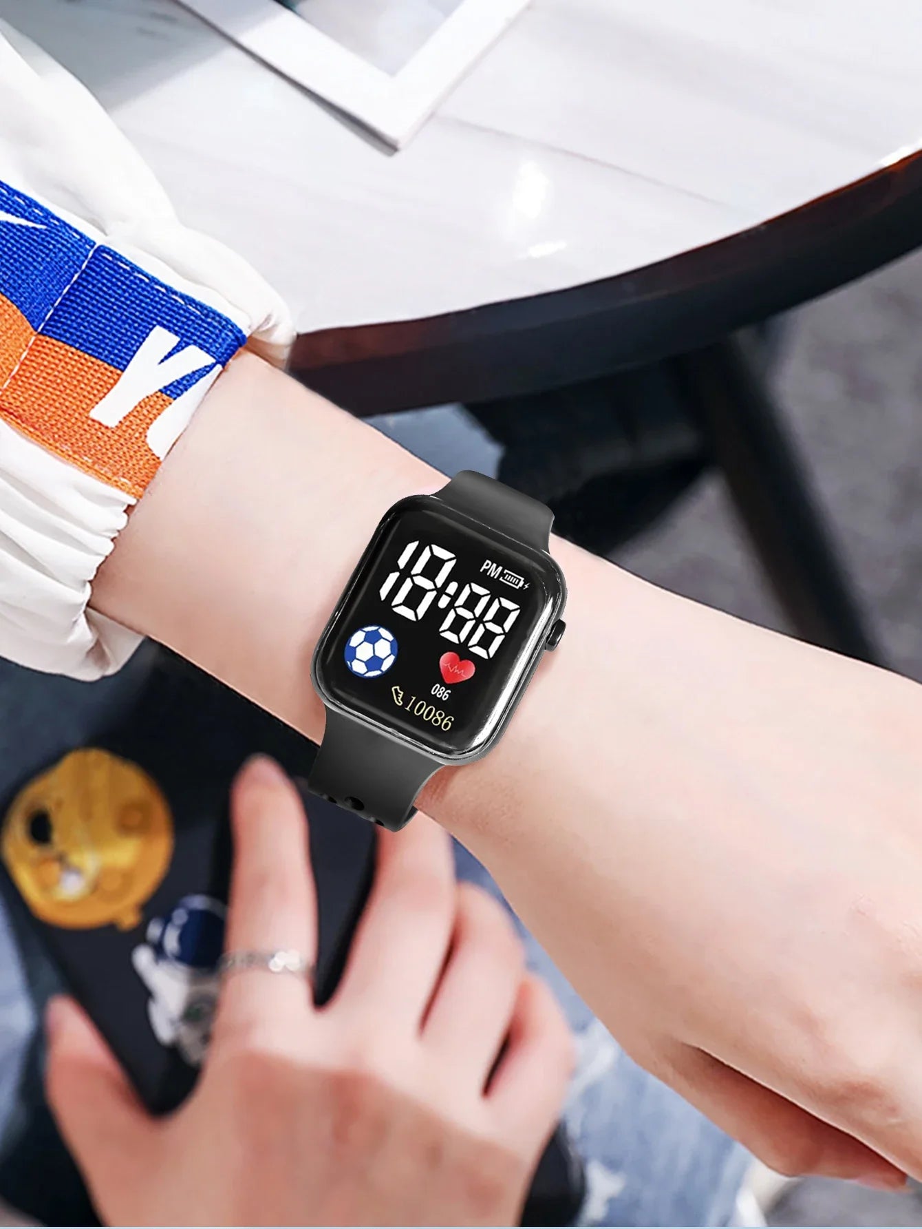 Montres numériques LED pour enfants et adultes, bracelet en Silicone, montre-bracelet électronique de dessin animé, horloge de sport, cadeaux pour garçons et filles