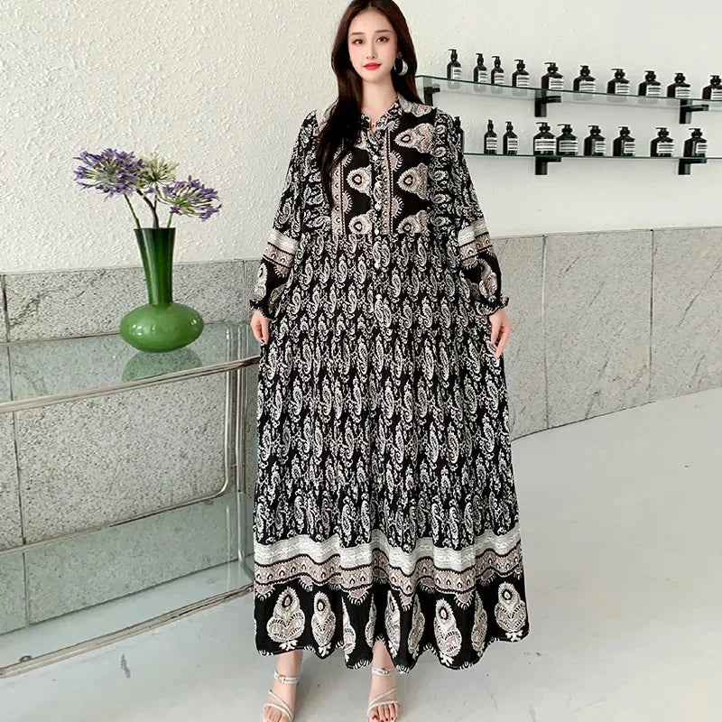 Loose-fitting bohemian cotton dress with floral print, long sleeves, plus size, maternity maxi dress for pregnant women and expectant mothers