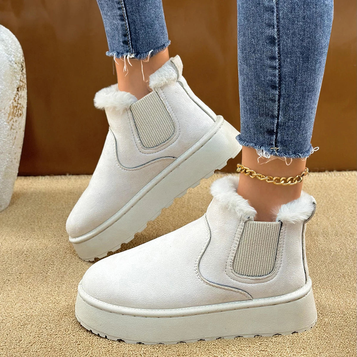2025 Bottes de neige à enfiler à bout rond pour femmes pour un usage quotidien au bureau Bottes de neige décontractées antidérapantes à semelles épaisses Nouvelles bottines chaudes en daim