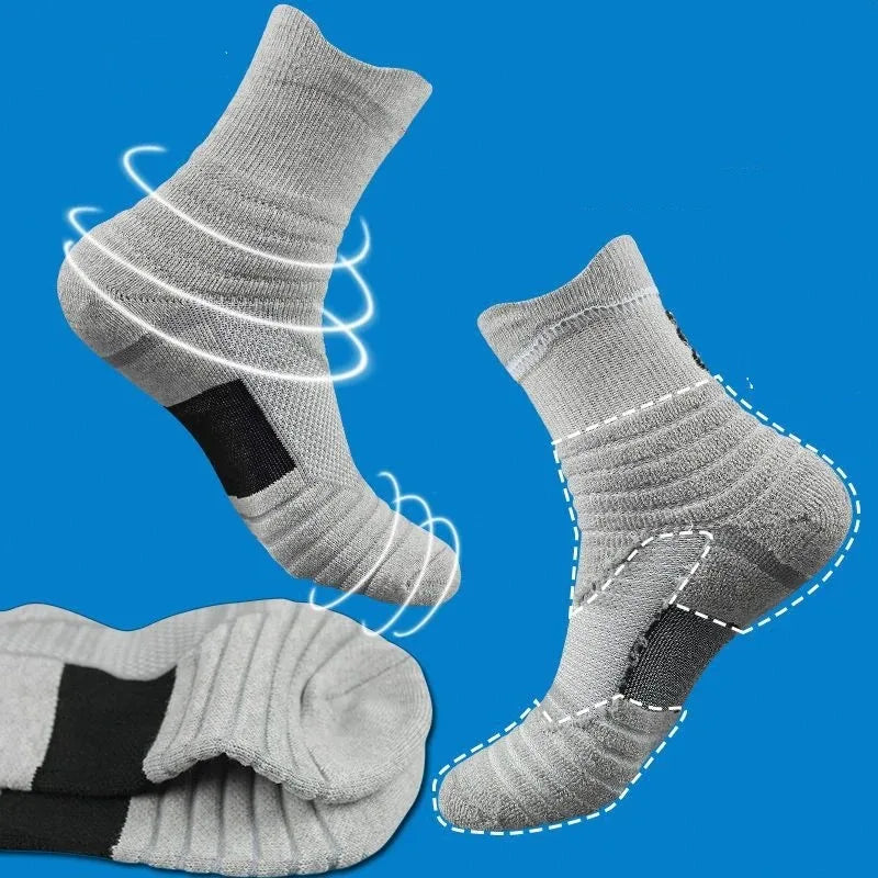 3 pairs of men's comfortable cushioned athletic socks for outdoor sports