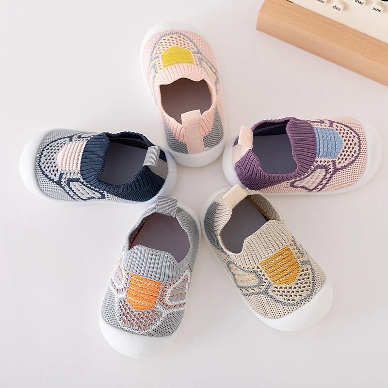 Nouvelles chaussures pour enfants en bas âge frappé printemps et automne décontracté polyvalent bébé chaussures semelle souple coup