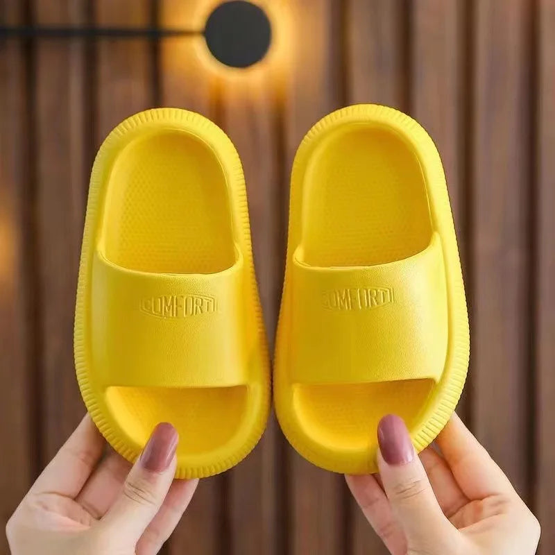 Pantoufles de salle de bain pour enfants, couleur unie, antidérapantes, semelle souple, pantoufles d'été pour garçons et filles de 4 à 10 ans, pantoufles de maison mignonnes