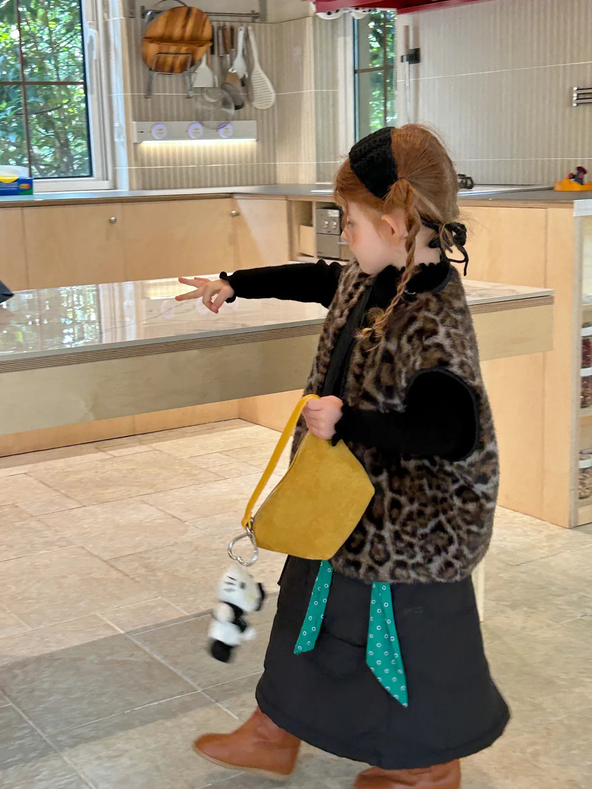 Manteau d'hiver pour filles, nouvelle mode, style occidental, fourrure intégrée, imprimé léopard, gilet en fourrure, tenue chaude quotidienne, 2025