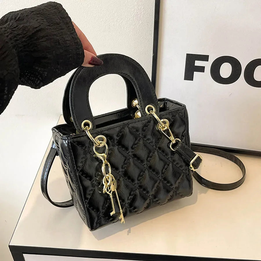 Fashionable and versatile women's shoulder/handbag with a simple diamond grid design and a high-quality PU leather square bag 