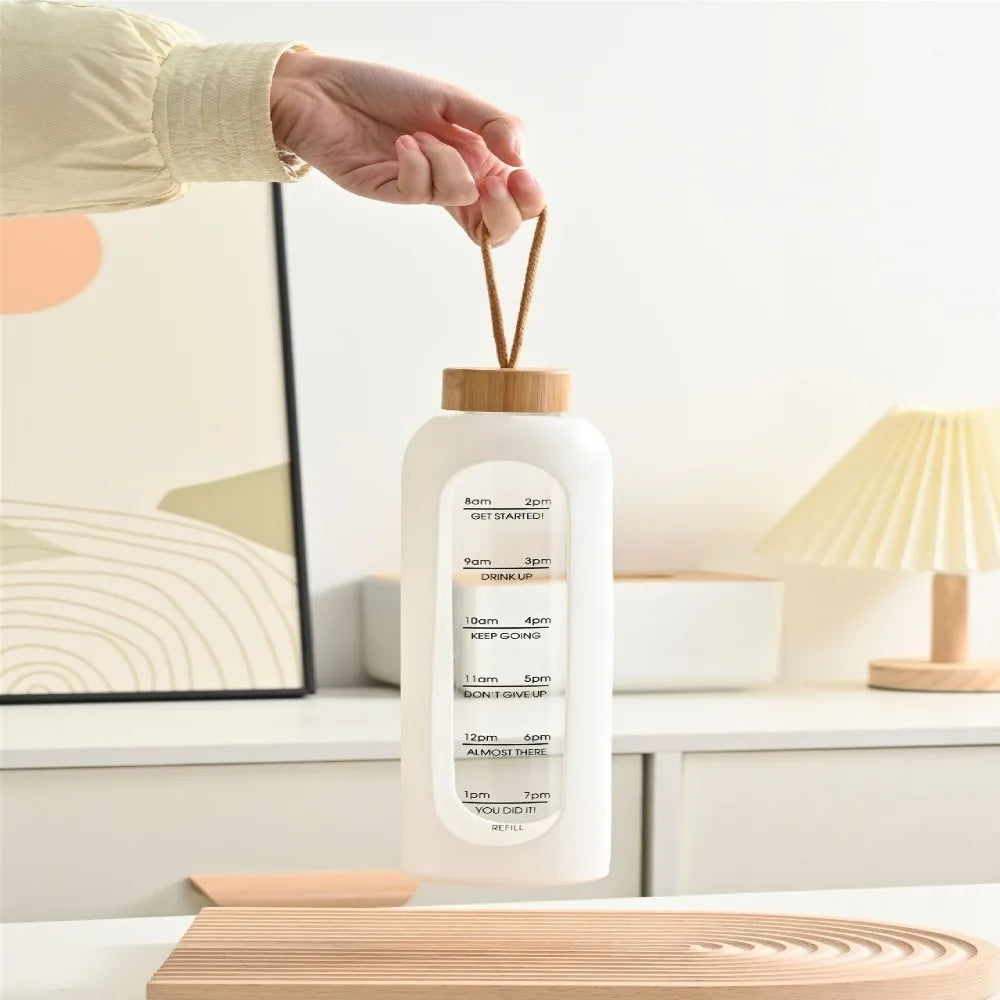 Bouteilles d'eau en verre marquées dans le temps, 32oz, 1l, bouteille de boisson Portable, couvercle en bambou, sans plomb, bouteille de Sport de motivation, manchon en Silicone