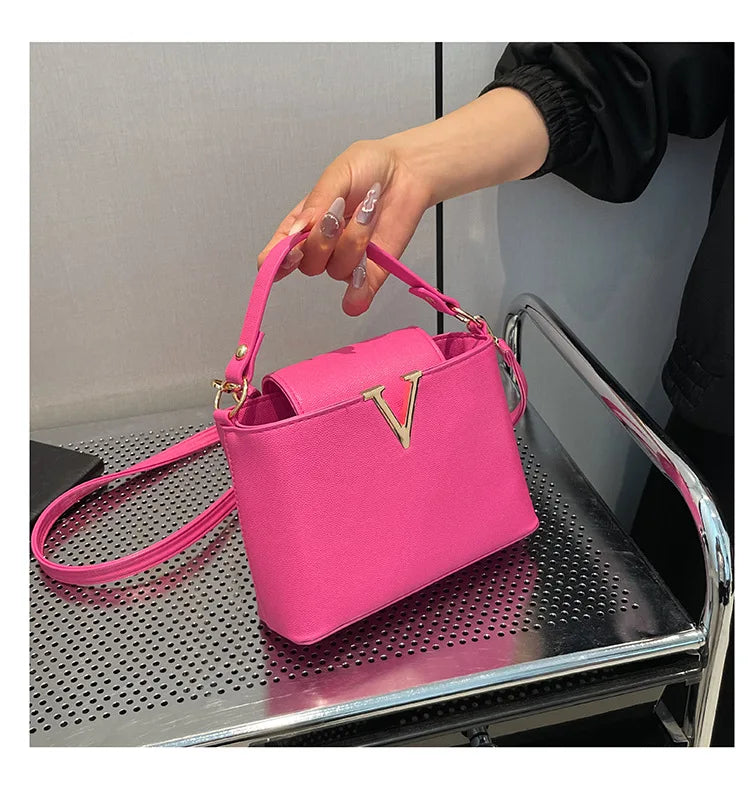 Sac fourre-tout de luxe pour femmes, sac seau élégant en cuir Pu en forme de V Chic, sac à main à couverture supérieure pour femmes, sac à bandoulière pour femme