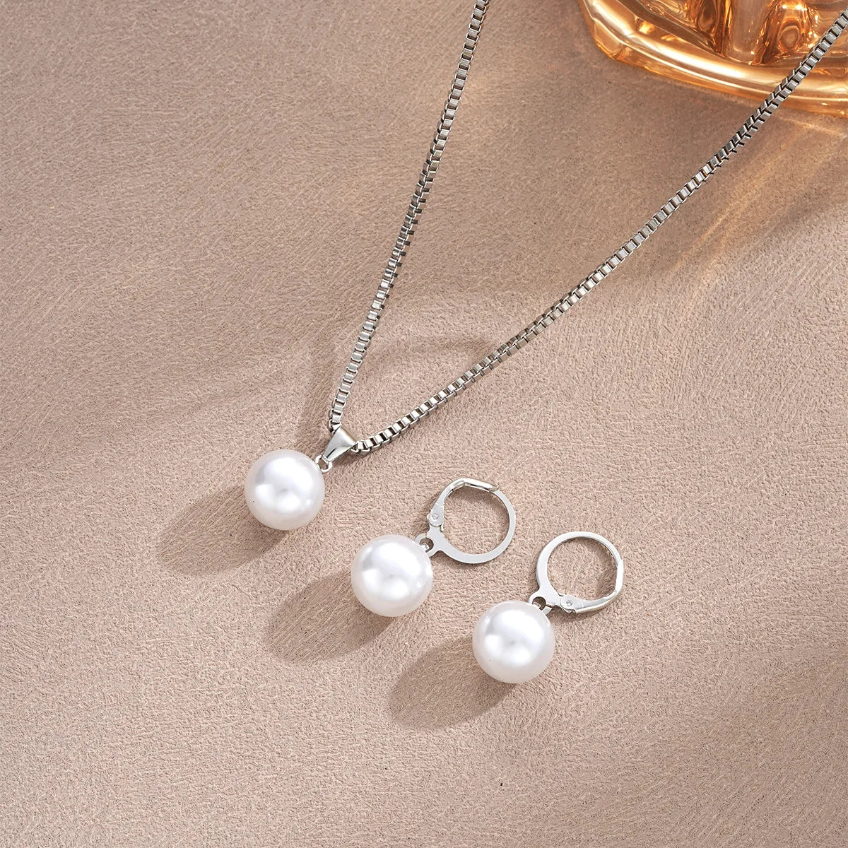 Ensemble de bijoux en perles pour femmes, boucles d'oreilles pendantes, pendentif, collier, Simple, délicat, tenue quotidienne, accessoires de fête
