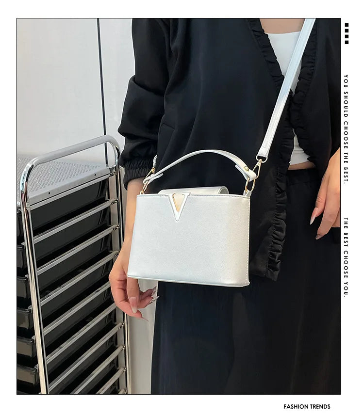 Sac fourre-tout de luxe pour femmes, sac seau élégant en cuir Pu en forme de V Chic, sac à main à couverture supérieure pour femmes, sac à bandoulière pour femme