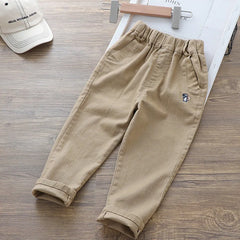 Boys' cartoon embroidered jeans, versatile short-legged haren pants, casual trousers, stylish children's trousers, new summer collection