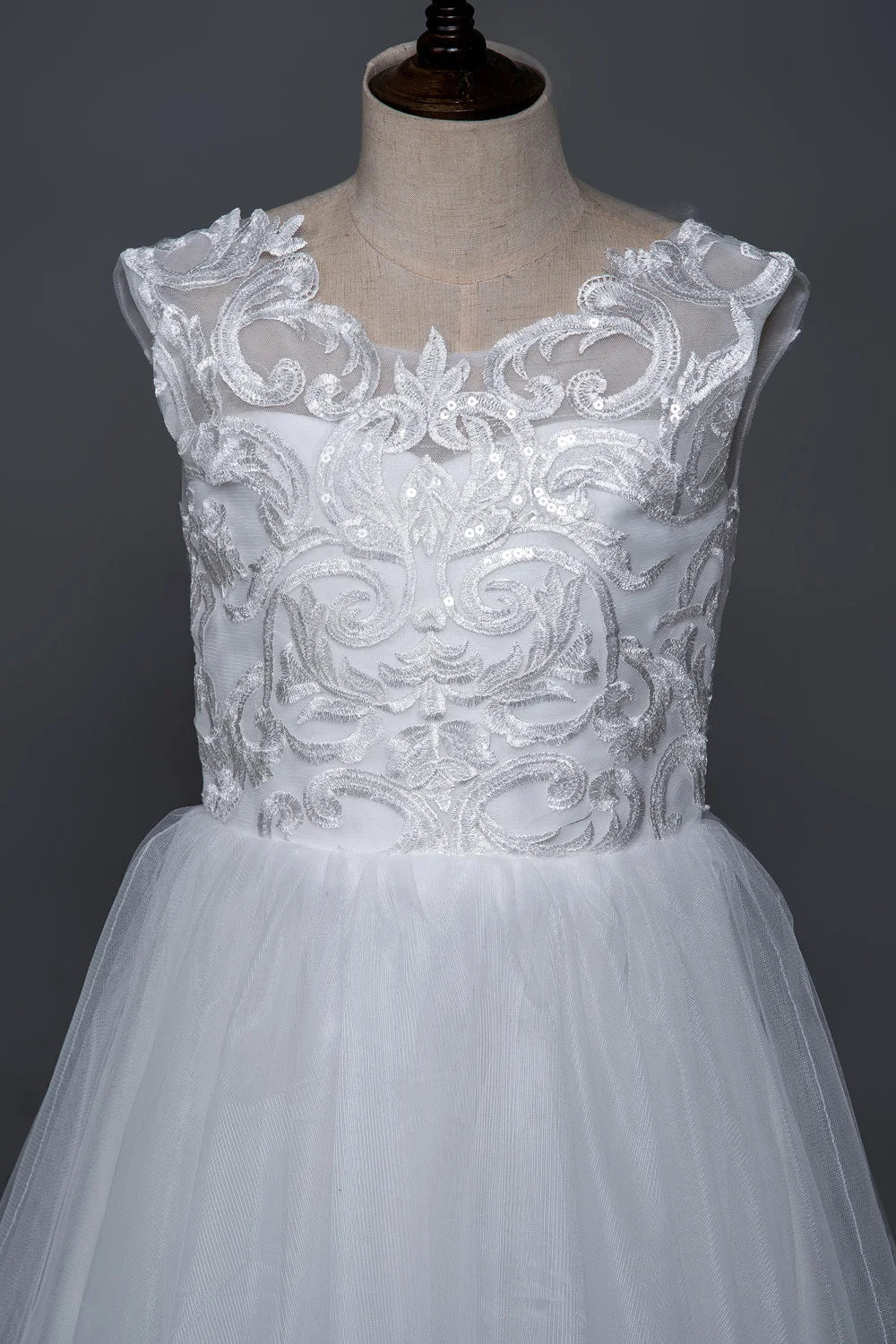 White lace bridesmaid dress for girls, with large floral bow, children's ball gown, wedding party dress, pageant dress, first communion dress
