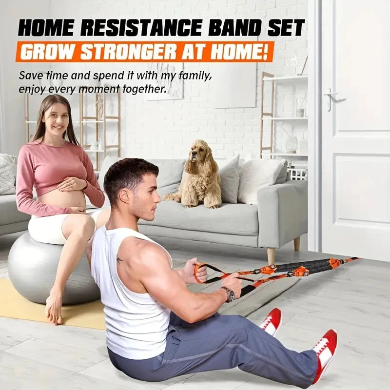 Équipement de fitness à domicile. Une bande de résistance utilisée pour la pression vers le bas et autres exercices pour façonner vos triceps, latissimus dorsi