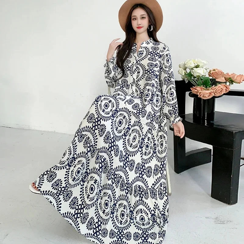Loose-fitting bohemian cotton dress with floral print, long sleeves, plus size, maternity maxi dress for pregnant women and expectant mothers