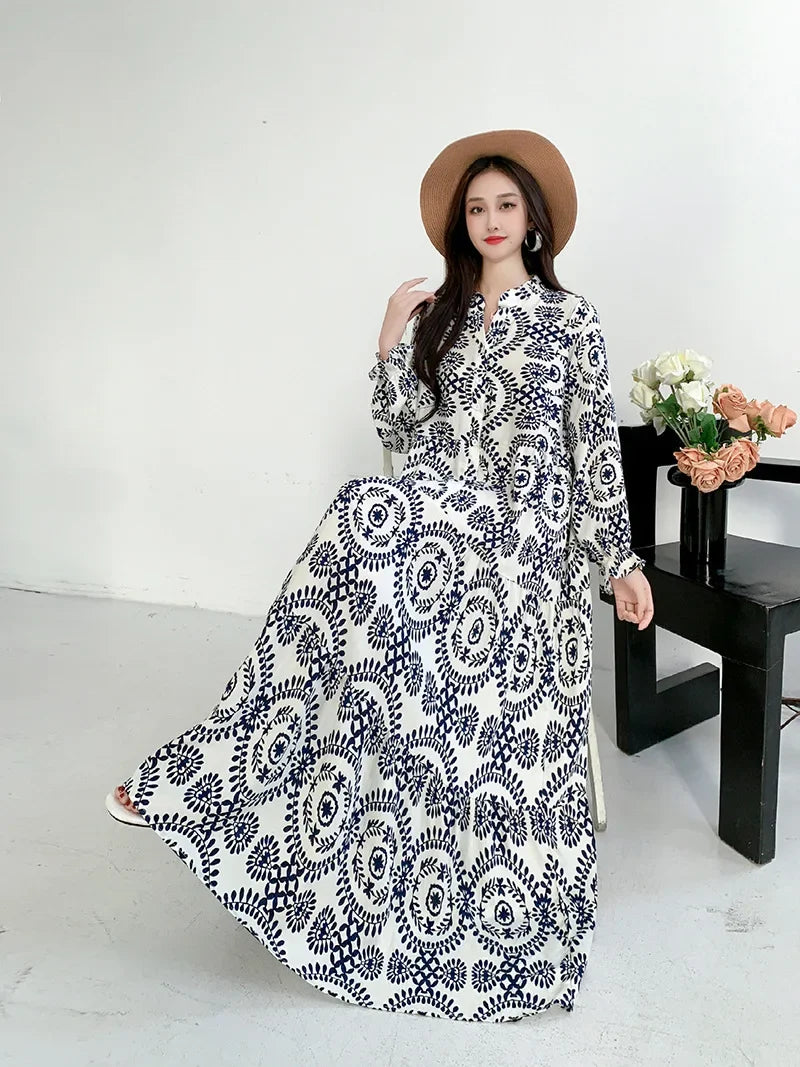 Loose-fitting bohemian cotton dress with floral print, long sleeves, plus size, maternity maxi dress for pregnant women and expectant mothers