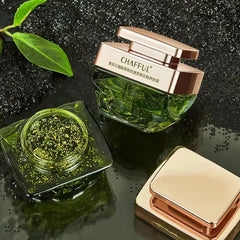 Effective and revitalizing face cream, beauty, lifting, brightening, moisturizing, skincare, Korean makeup
