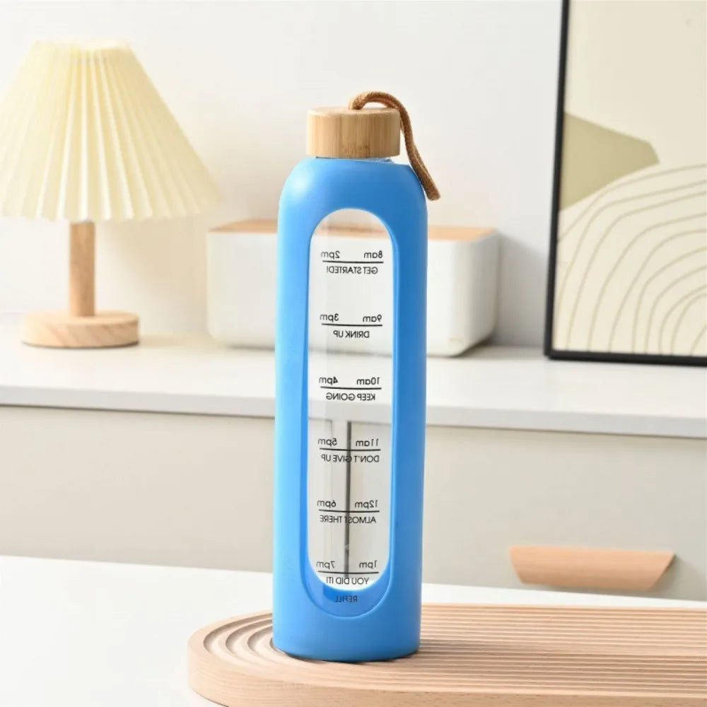 Nouveau 32oz 1L bouteilles d'eau en verre marqué dans le temps couvercle en bambou sans plomb motivation Sport manchon en Silicone bouteille de boisson Portable cadeau