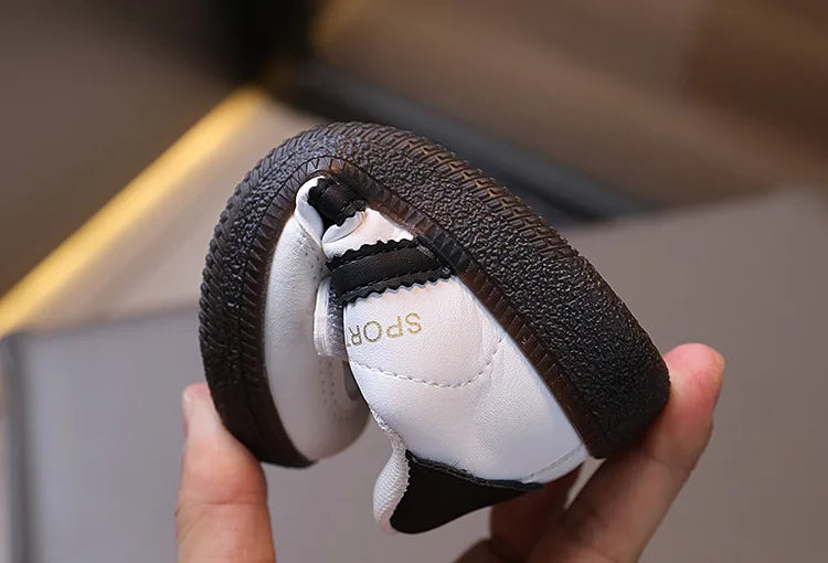 Chaussures de marche pour bébés et enfants, baskets blanches antidérapantes, décontractées, respirantes, de Sport en plein air, pour garçons et filles