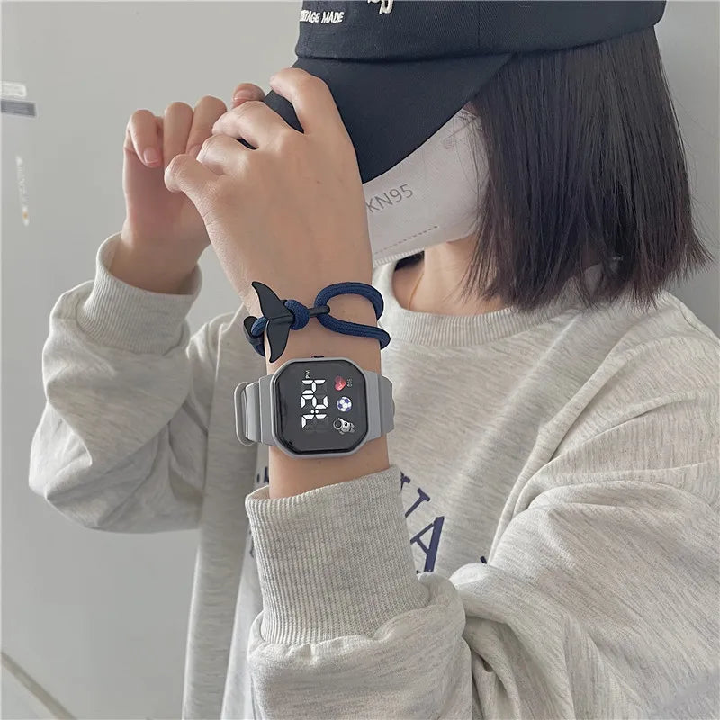 Montre de Sport pour enfants, numérique, Spaceman, bracelet en Silicone, étanche, électronique, cadeaux pour garçons et filles