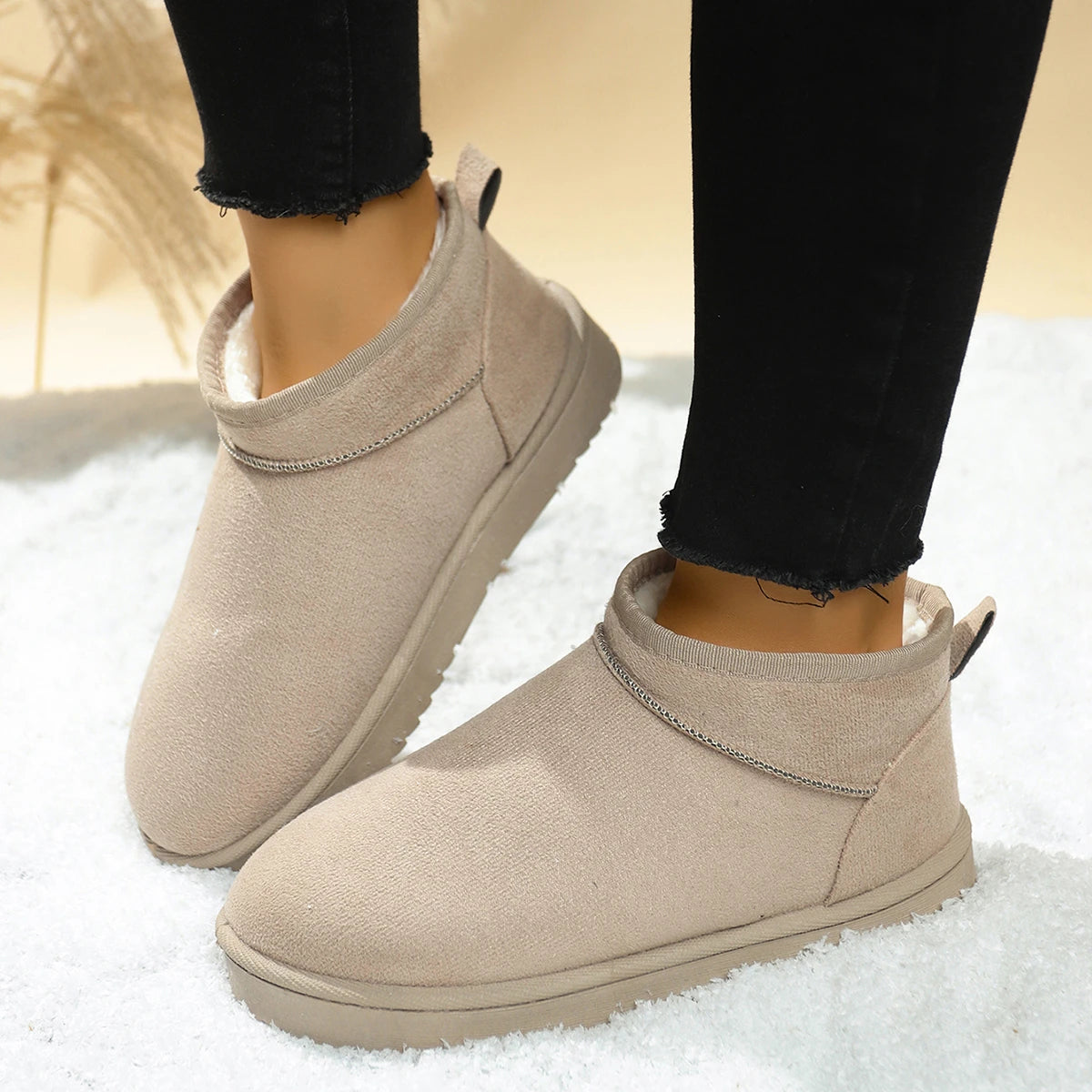 Mode nouveau daim semelle épaisse grande taille bottes de neige hiver tête ronde Sexy confortable chaud décontracté bottes de marche pour les femmes