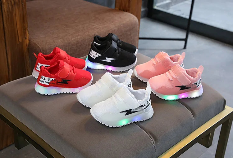 Chaussures lumineuses pour enfants garçons et filles baskets en maille légère brillante baskets lumineuses pour petits enfants chaussures lumineuses LED pour enfants