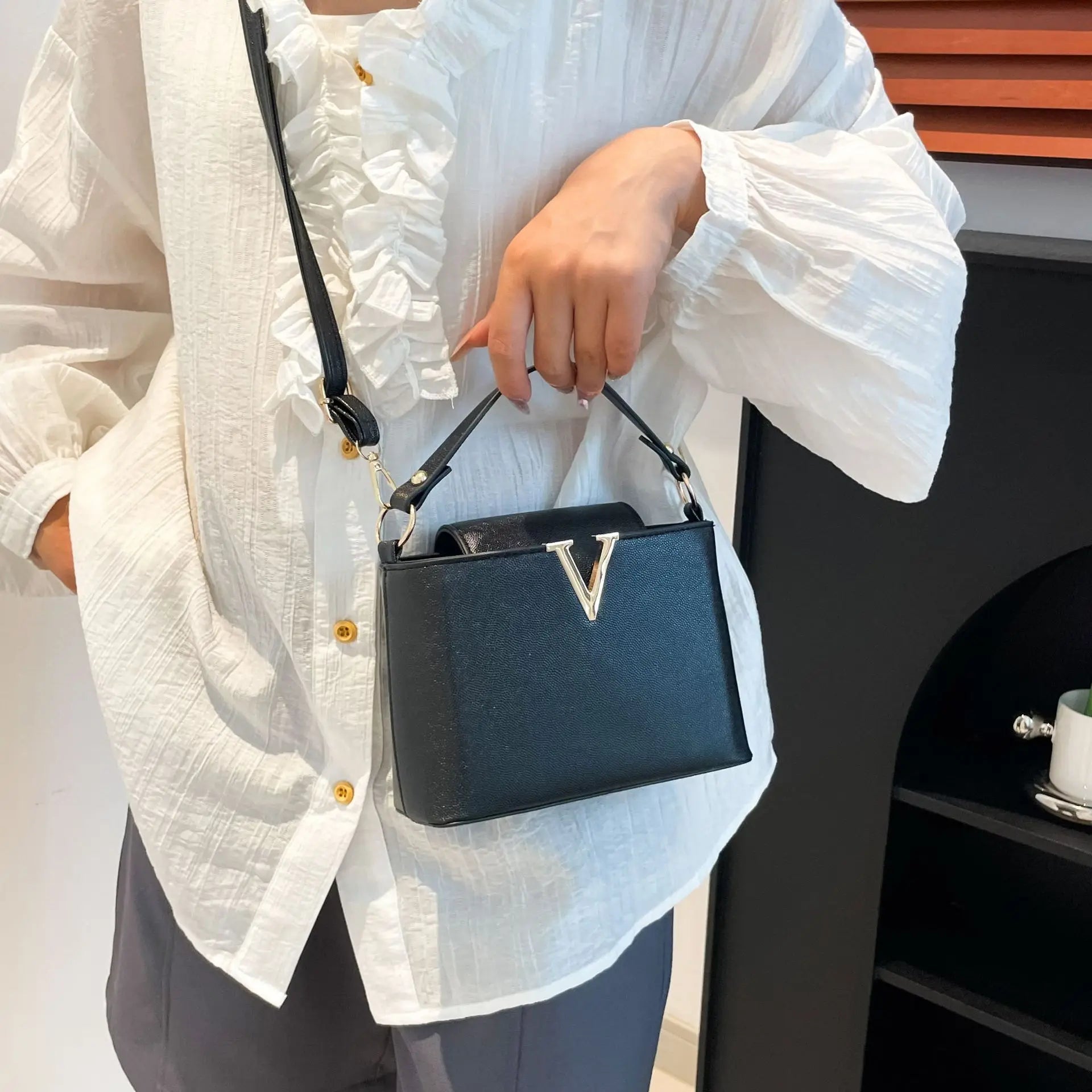 Sac fourre-tout de luxe pour femmes, sac seau élégant en cuir Pu en forme de V Chic, sac à main à couverture supérieure pour femmes, sac à bandoulière pour femme