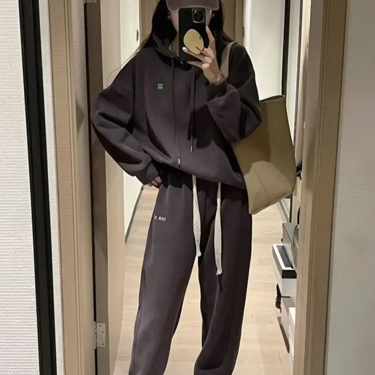 Ensemble de sport américain à la mode pour femmes, sweat à capuche, pantalon décontracté brodé, ensemble deux pièces en Fiber de Polyester, automne hiver