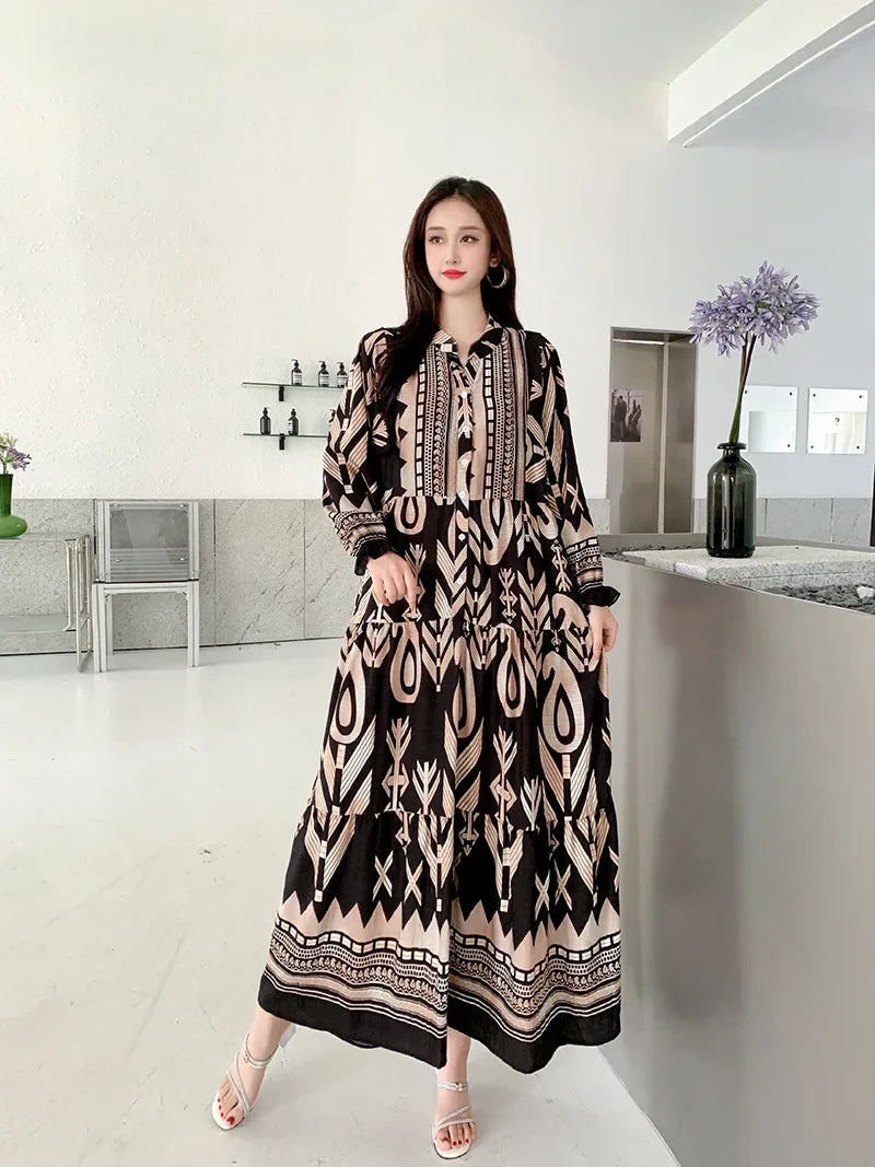 Loose-fitting bohemian cotton dress with floral print, long sleeves, plus size, maternity maxi dress for pregnant women and expectant mothers