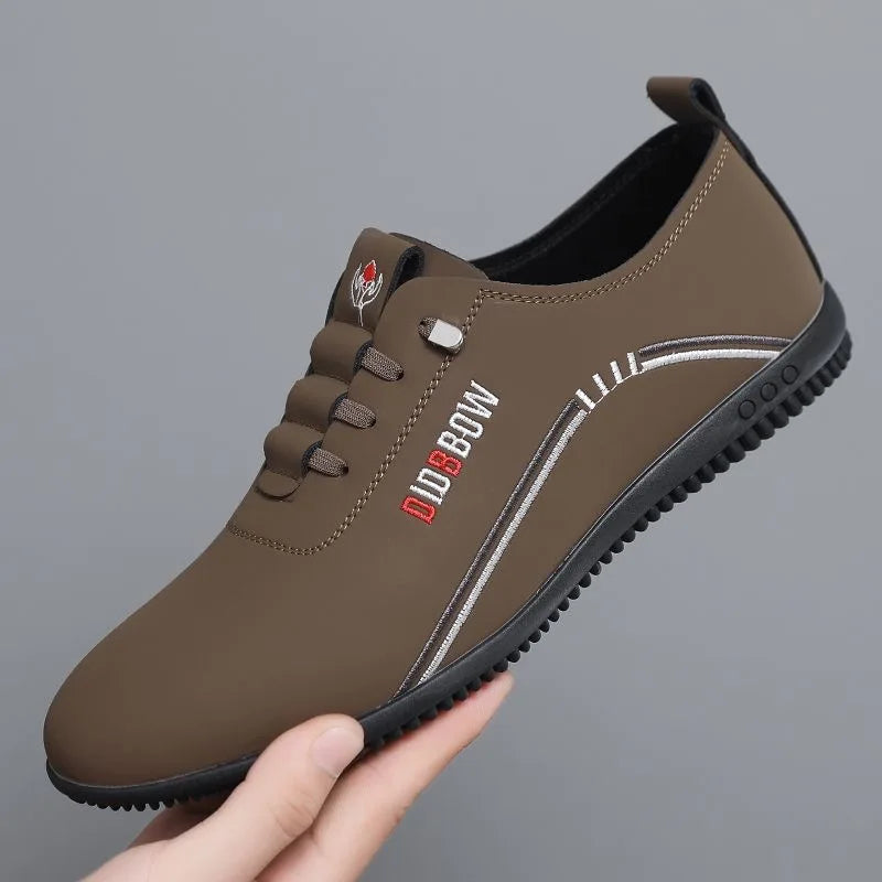 Chaussures en cuir pour hommes mode semelle souple hommes mocassins confortables chaussures de marche légères chaussures plates pour homme mocassins Zapatillas Hombre