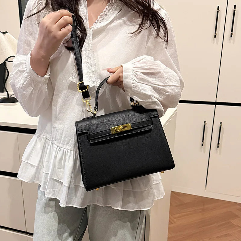 New trendy, unique, classic and luxurious brand - High-end design - Pure color - Unique platinum shoulder bag 