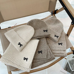 Écharpes coréennes avec nœud brodé pour enfants, bonnet doux pour enfants, chapeau épais pour filles et garçons, casquette chaude imbibée d'hiver, chapeaux mignons, 2 pièces