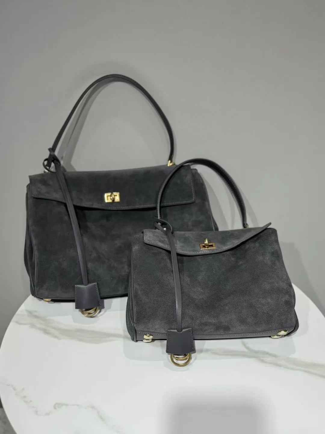 Sacs à main en cuir véritable pour femmes, fourre-tout en cuir véritable glacé, sac à bandoulière en daim marron pour dames, design moderne personnalisé