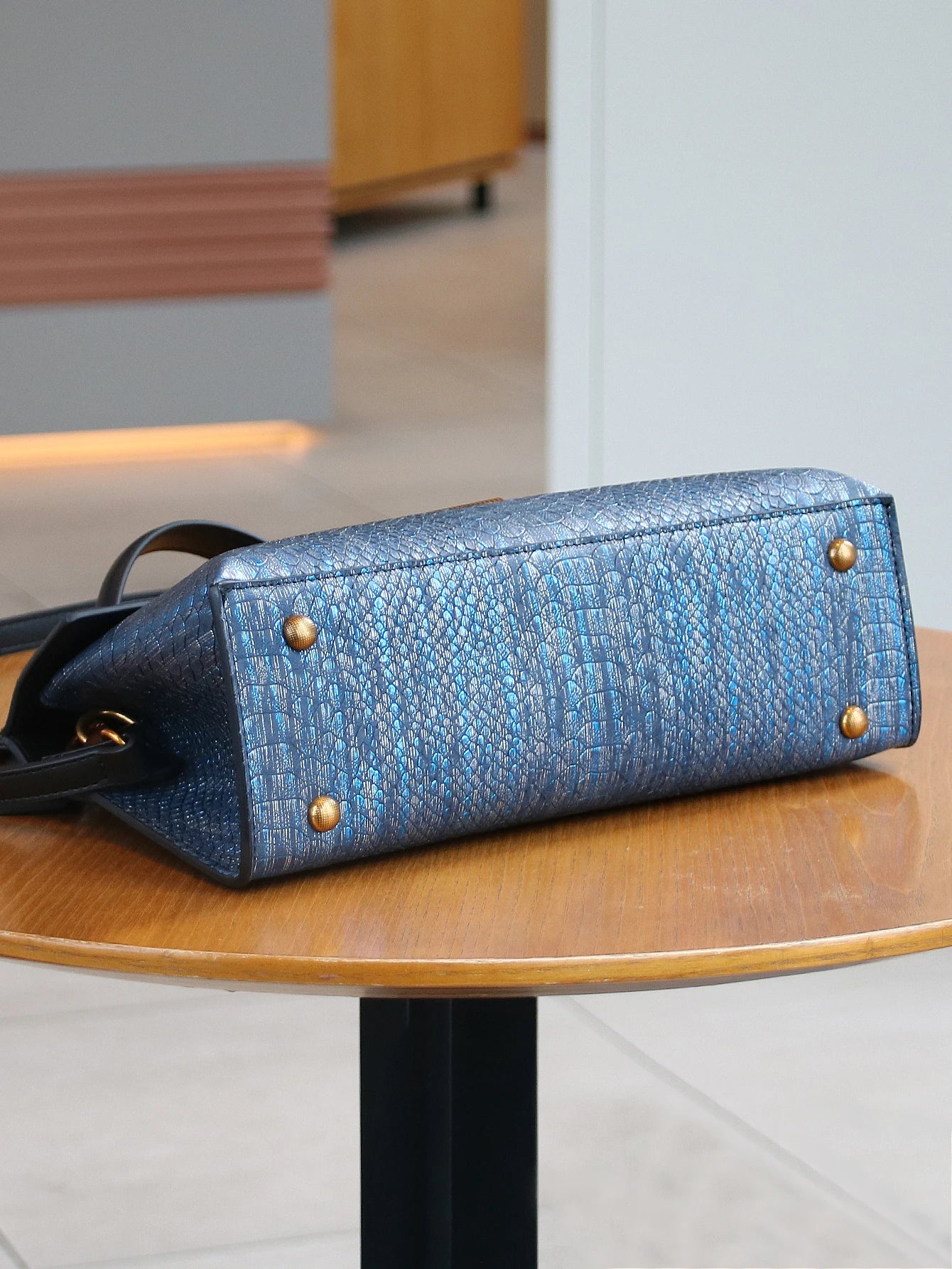 2025 nouveau rétro bleu en forme de serpent sac à main de haute qualité mode luxe sac à main léger grande capacité une épaule messen