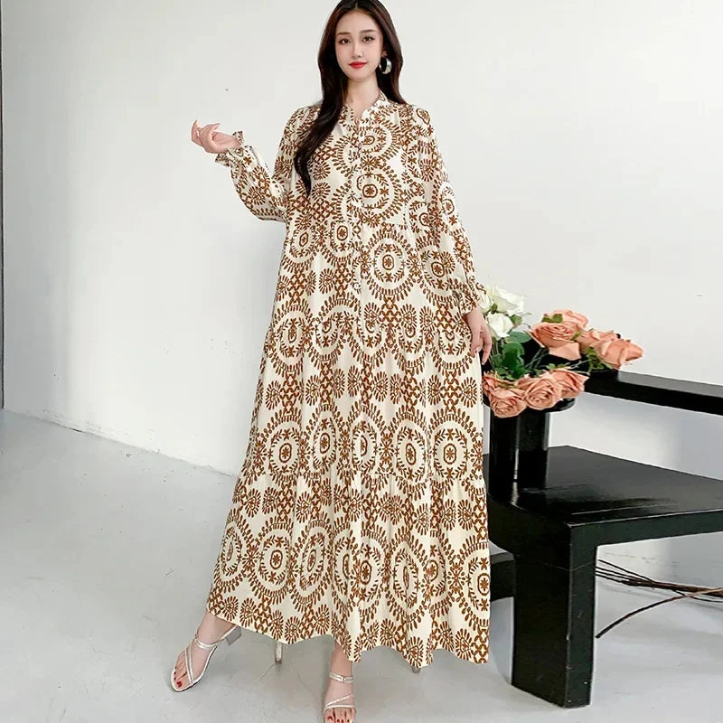 Loose-fitting bohemian cotton dress with floral print, long sleeves, plus size, maternity maxi dress for pregnant women and expectant mothers