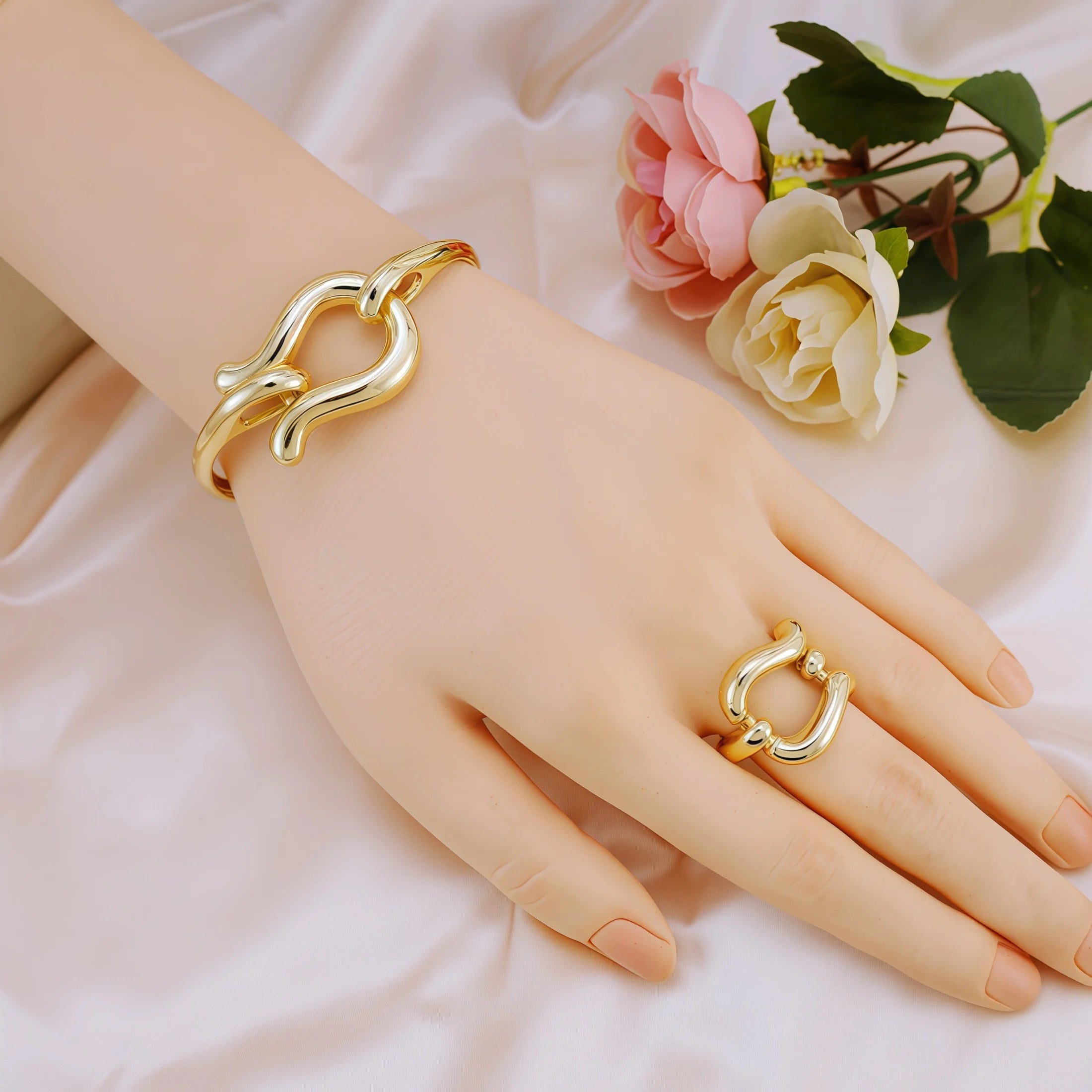 Ensembles de bijoux à la mode pour femmes, couleur or, collier ras du cou, boucles d'oreilles, Bracelets, bague, ensemble de mariage, accessoires de fête