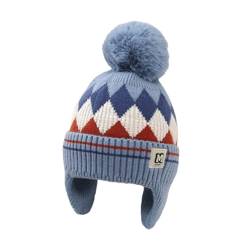 Nouveaux enfants tricoté chapeau chaud hiver chapeau avec peluche Pom cache-oreilles enfants coupe-vent et résistant au froid bonnet cadeau pour enfants