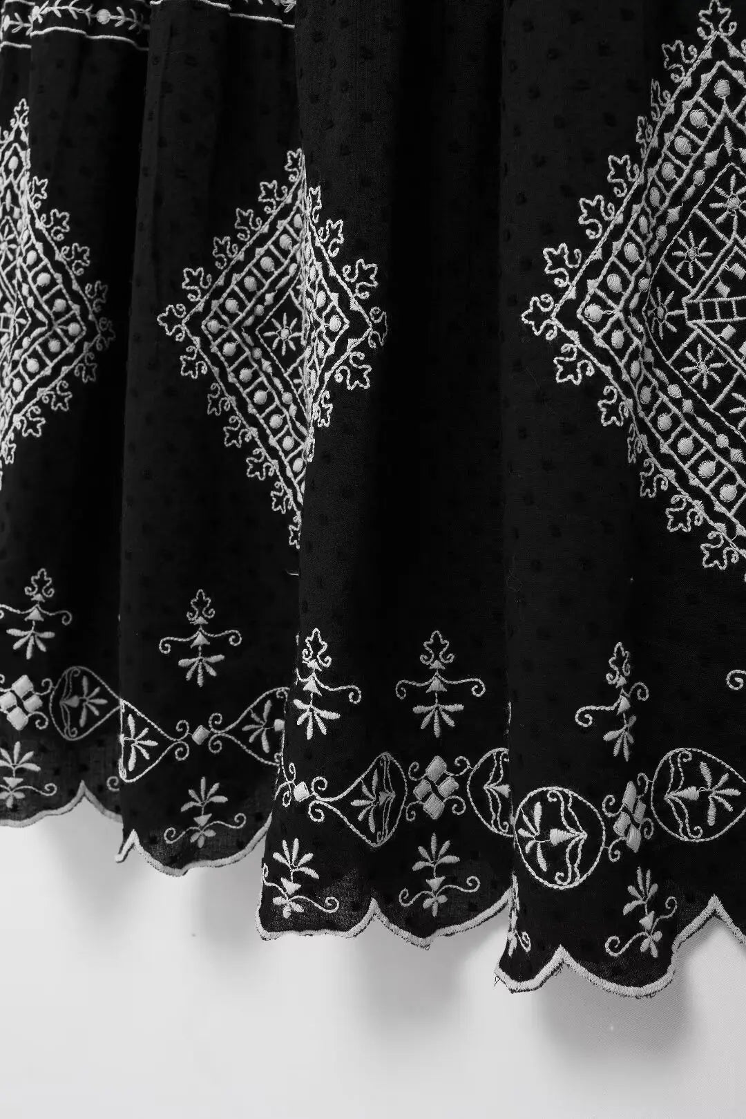 Robes pour femmes printemps et automne broderie florale col carré ample Style ethnique sans manches Robe plissée