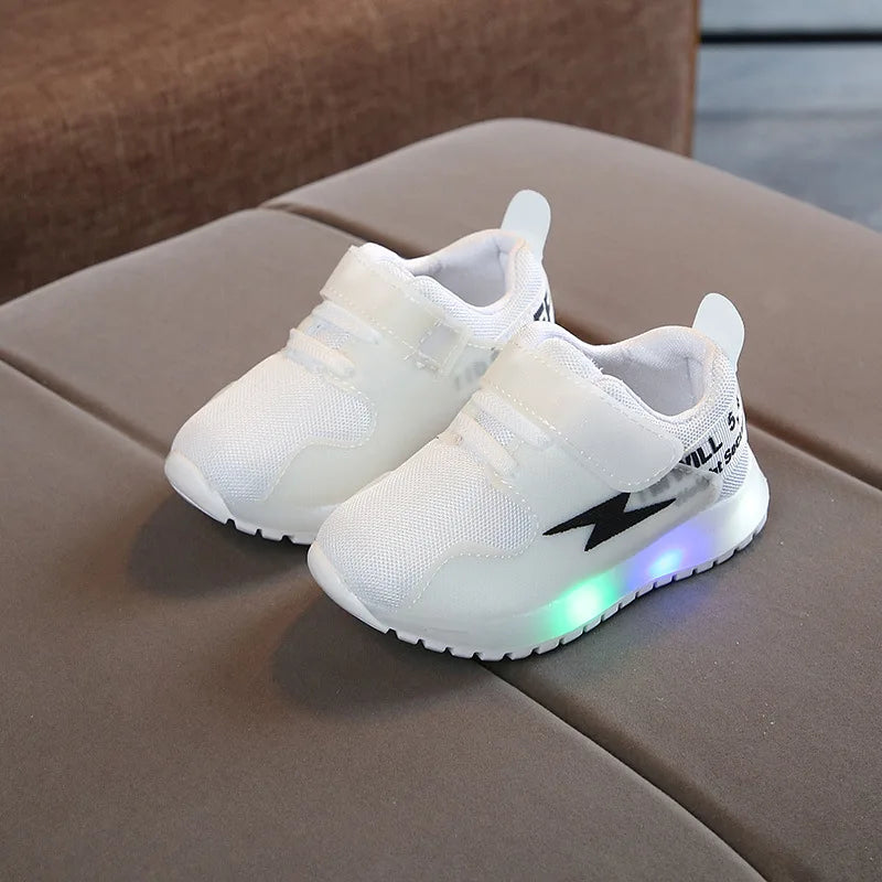 Chaussures lumineuses pour enfants garçons et filles baskets en maille légère brillante baskets lumineuses pour petits enfants chaussures lumineuses LED pour enfants