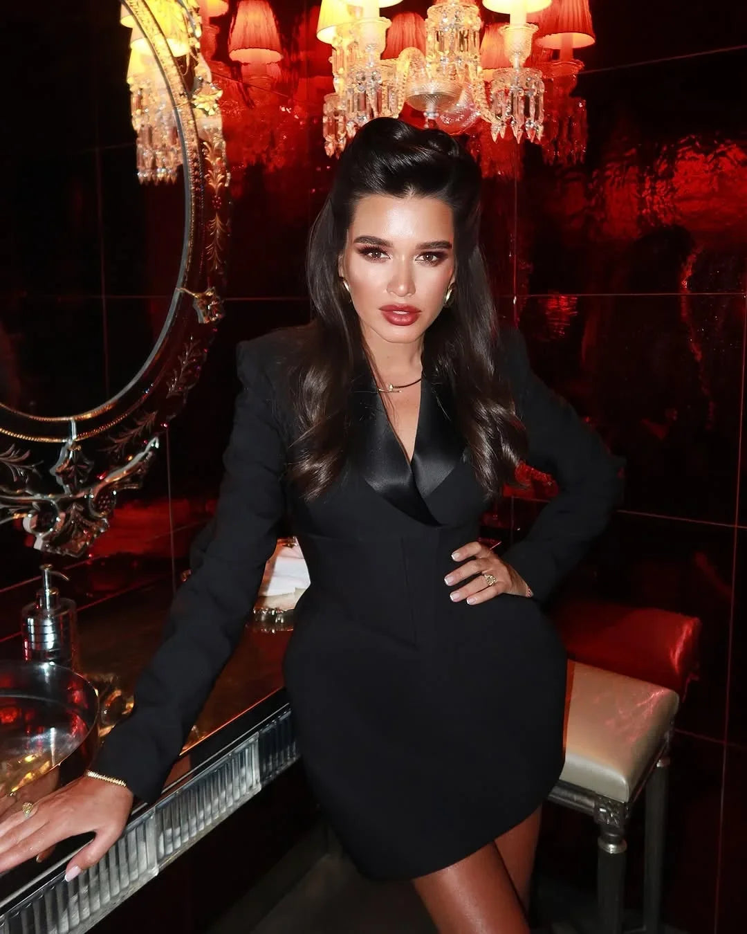 Robes noires élégantes pour femmes, Chic, col en v, taille cintrée, épaulettes, manches longues, Mini fête, robes de rue chics, 2025