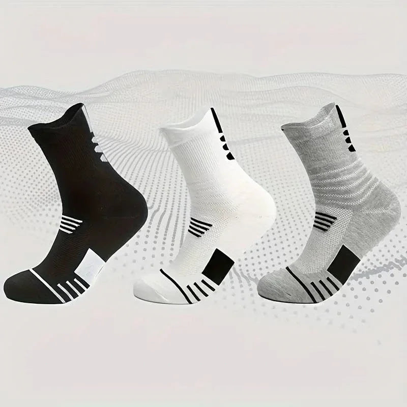 3 pairs of men's comfortable cushioned athletic socks for outdoor sports
