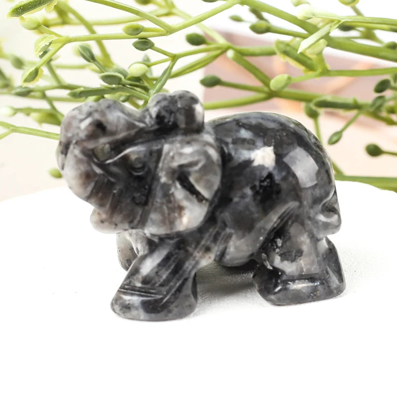 Figurine d'éléphant en pierre précieuse sculptée à la main, pierre naturelle, améthyste, mini statue d'animal, méditation de chakra d'artisanat en cristal, décoration d'intérieur