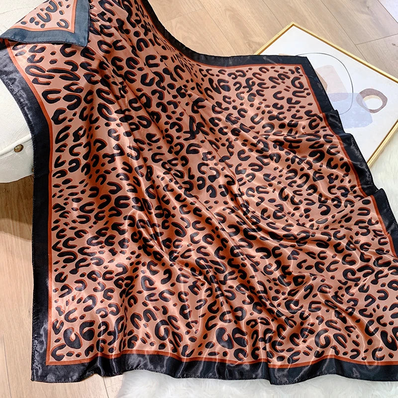 2025 Design marque foulard foulard châle enveloppes imprimer soie Satin écharpe carré femmes musulman Hijab élégant bandeau Bandana