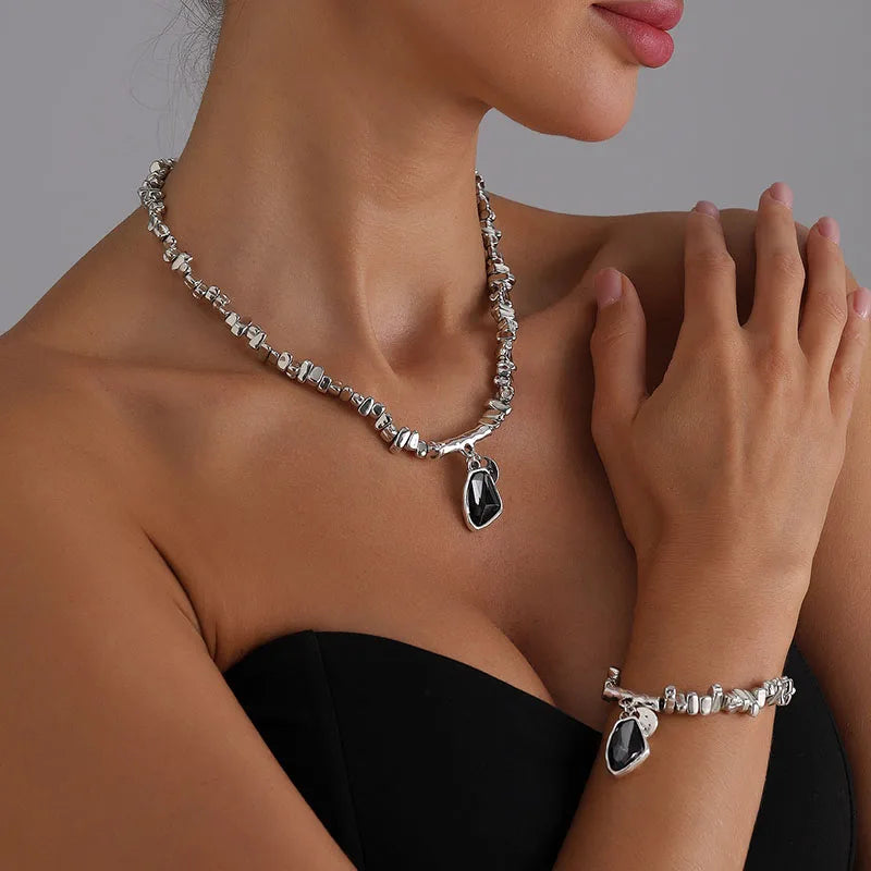 Collier pendentif à facettes pour femmes, bijoux en métal scintillant, accessoires créatifs élégants, cadeau