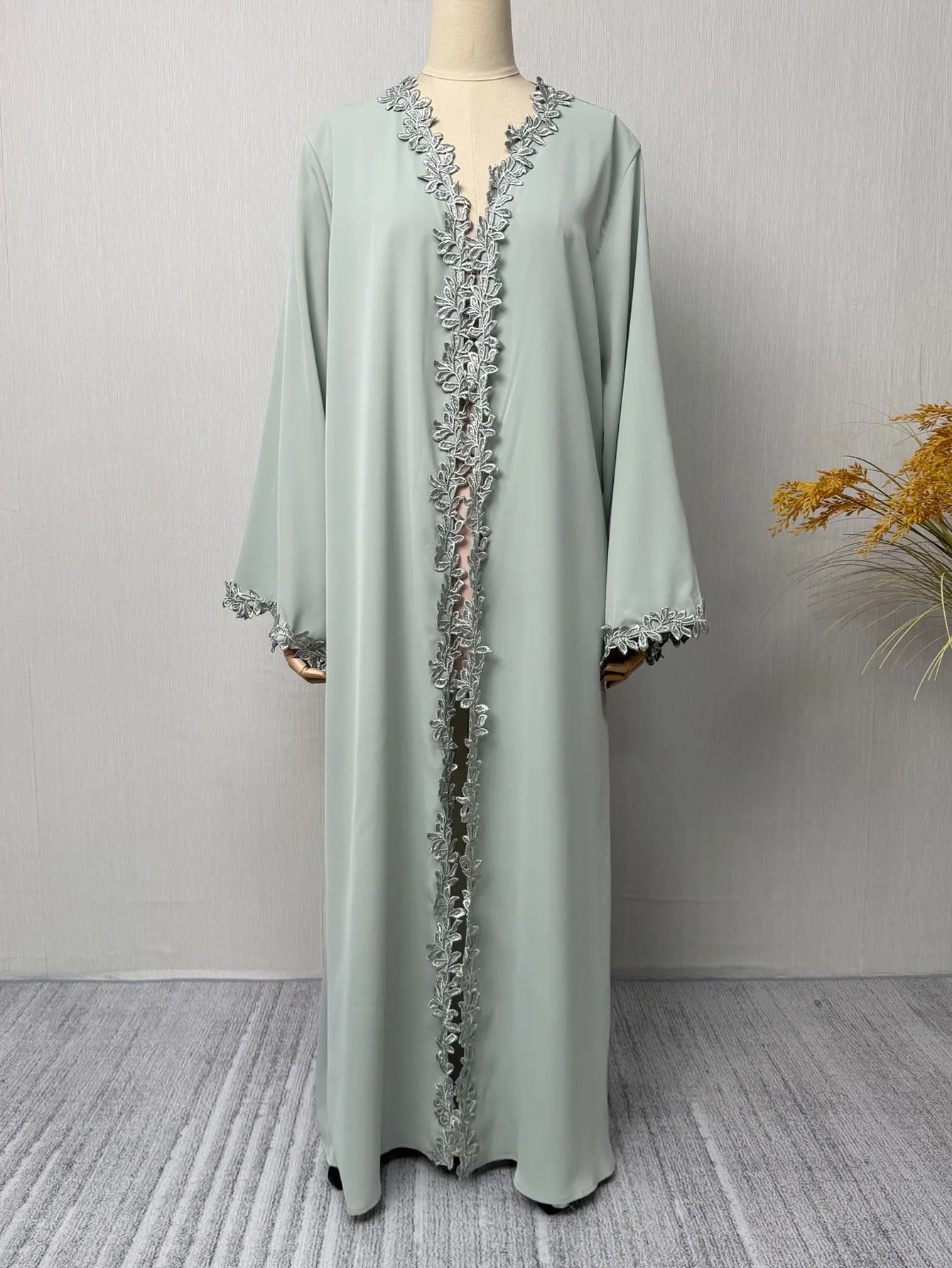Abaya beige élégant de Dubaï pour femmes musulmanes – Intrument conçu avec une pièce de broderie multicolore dans la mode modeste islamique