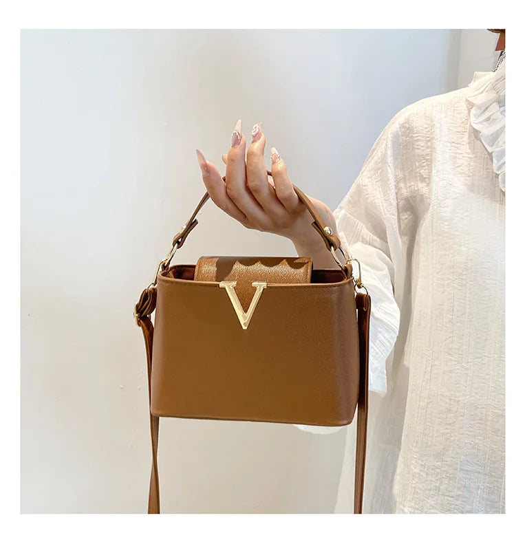 Sac fourre-tout de luxe pour femmes, sac seau élégant en cuir Pu en forme de V Chic, sac à main à couverture supérieure pour femmes, sac à bandoulière pour femme