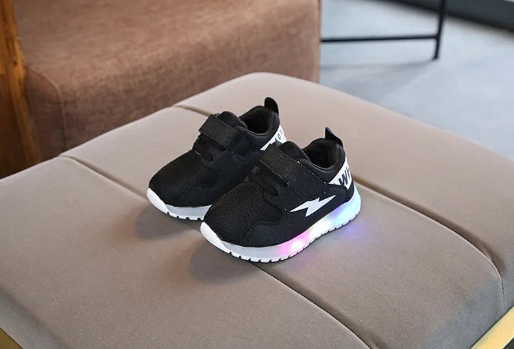 Chaussures lumineuses pour enfants garçons et filles baskets en maille légère brillante baskets lumineuses pour petits enfants chaussures lumineuses LED pour enfants