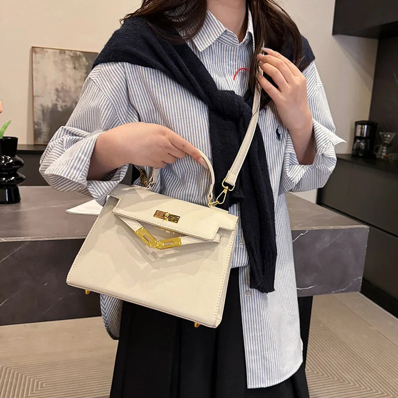 New trendy, unique, classic and luxurious brand - High-end design - Pure color - Unique platinum shoulder bag 