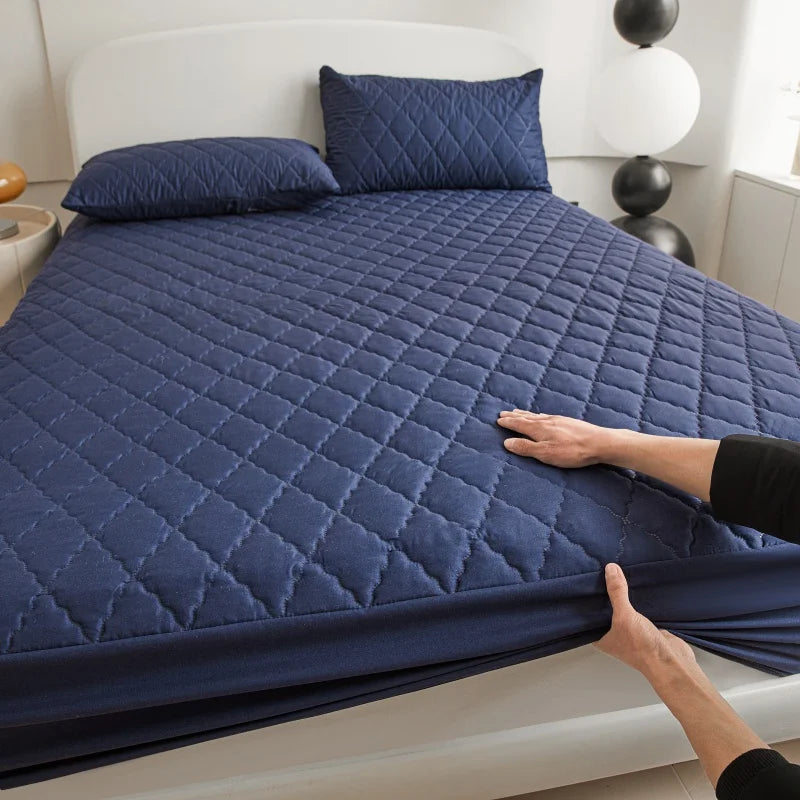 Housse de matelas matelassée épaisse et imperméable, protection de matelas, drap-housse Queen King, couverture de lit (sans taie d'oreiller)