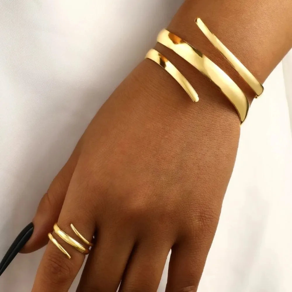 Women's Jewelry Set, European and American Thick Bracelet, Gold Color, Geometric Line, Ring Combination Set