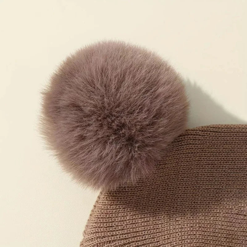 Bonnet en tricot avec pompon pour enfants chapeaux chauds pour bébés chapeau pour enfants accessoires pour garçons et filles document solide automne et hiver