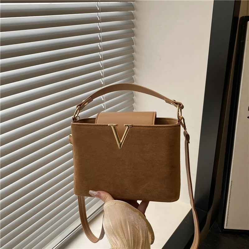 Fashionable mini suede bag for women, faux suede tote bag, decorative handbag with locking buckle, shoulder bags 